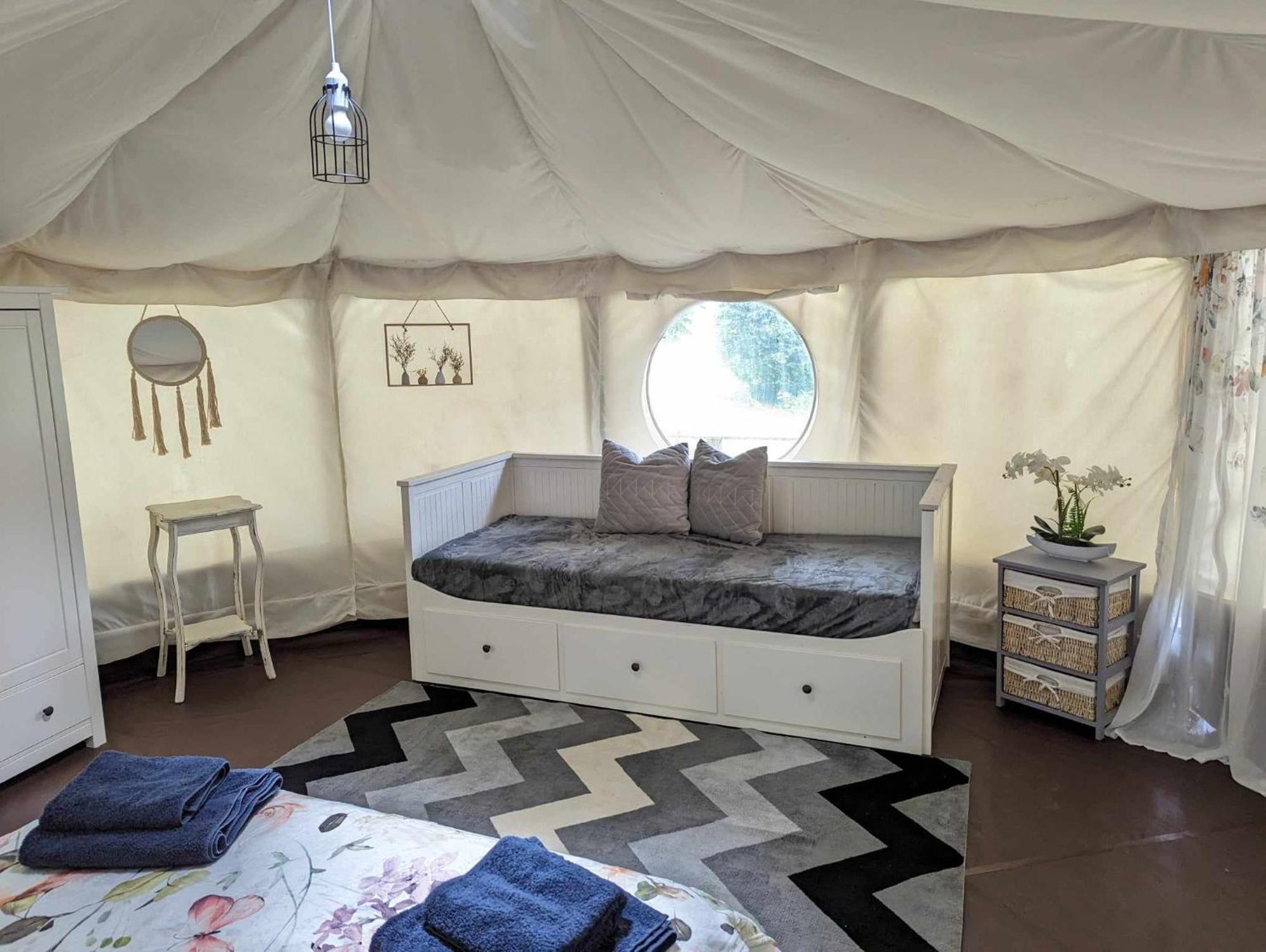 Luxury Glamping @Moulin Des Forges 호텔 Moutier-Malcard 외부 사진