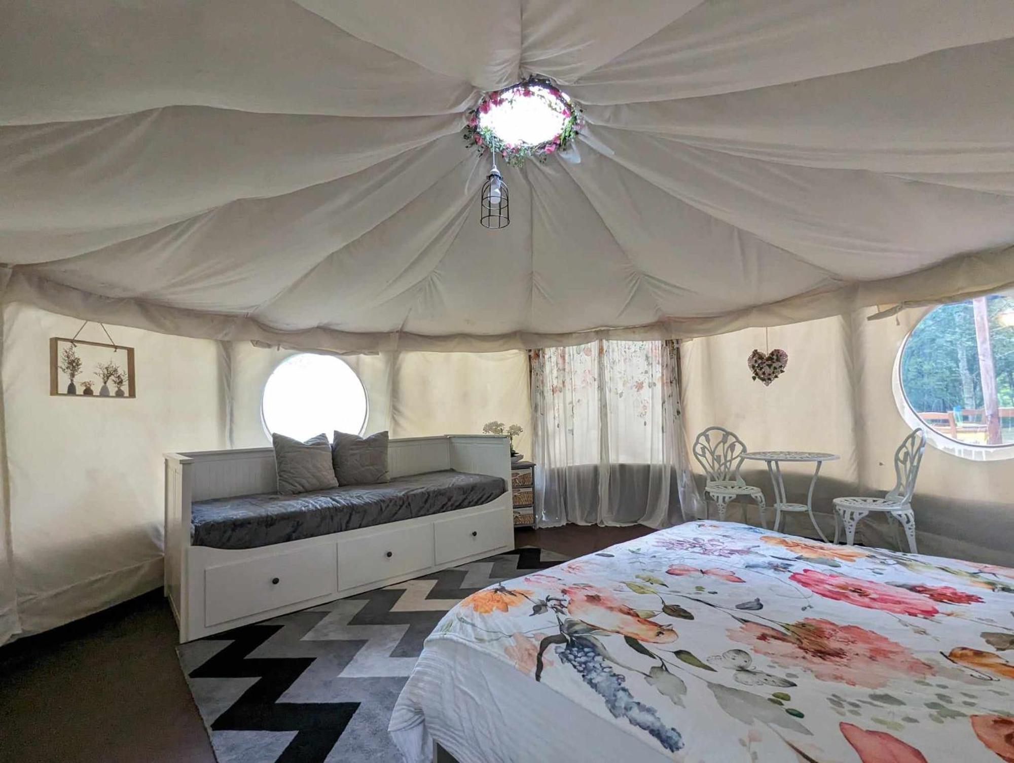 Luxury Glamping @Moulin Des Forges 호텔 Moutier-Malcard 외부 사진