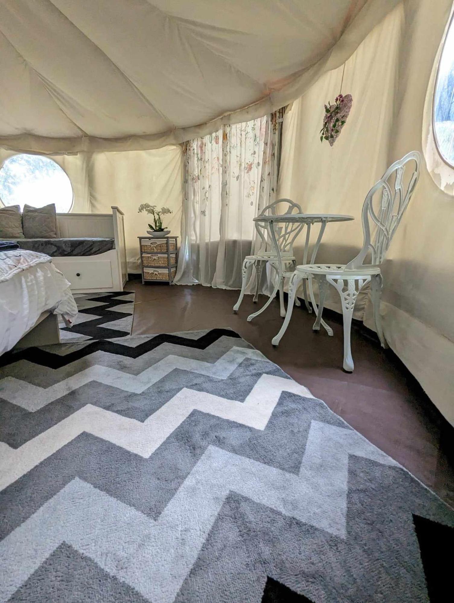 Luxury Glamping @Moulin Des Forges 호텔 Moutier-Malcard 외부 사진