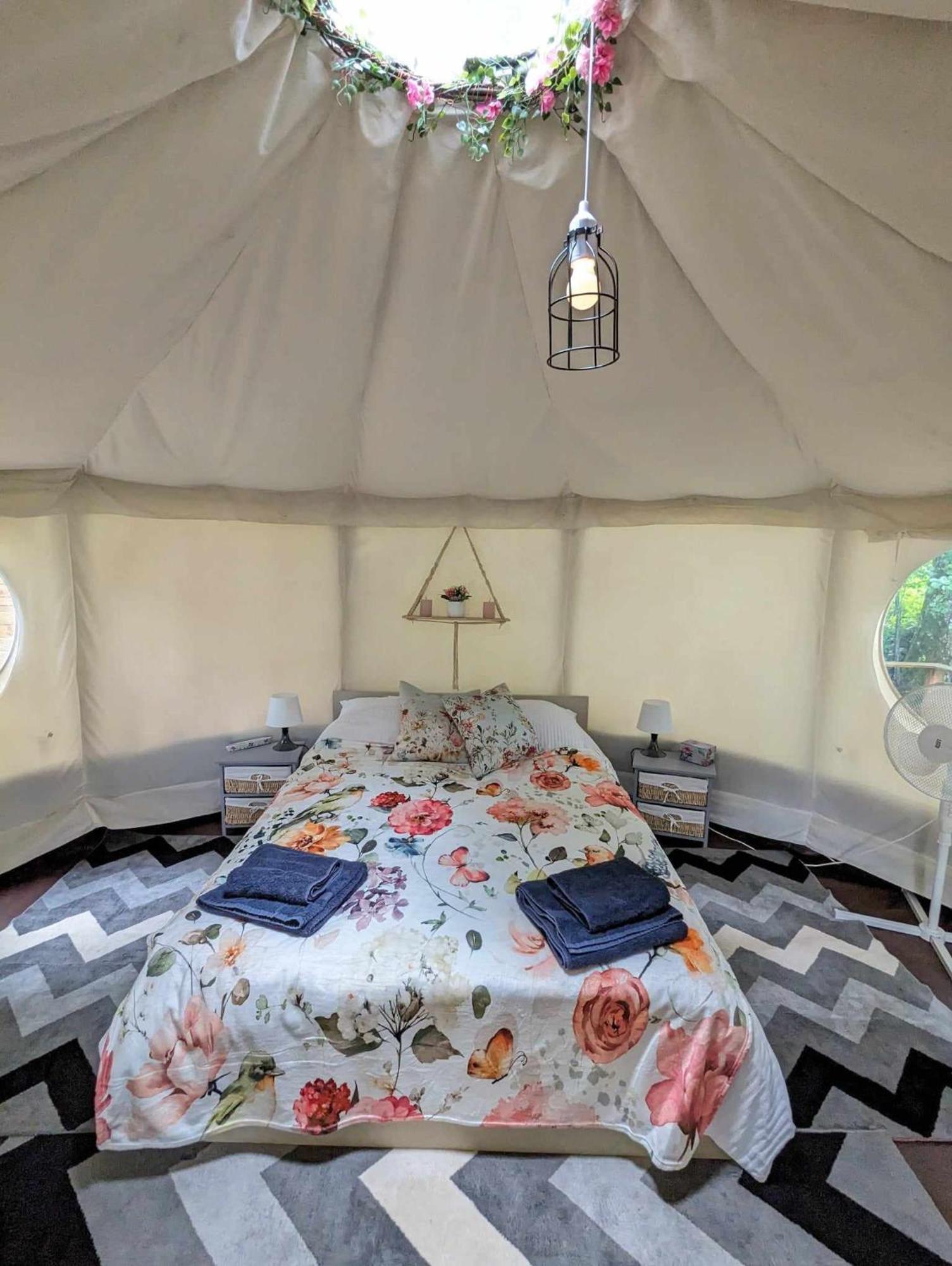 Luxury Glamping @Moulin Des Forges 호텔 Moutier-Malcard 외부 사진